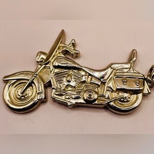 Vintage Harley Davidson classic motorcycle key chain by Applause. New. Silver